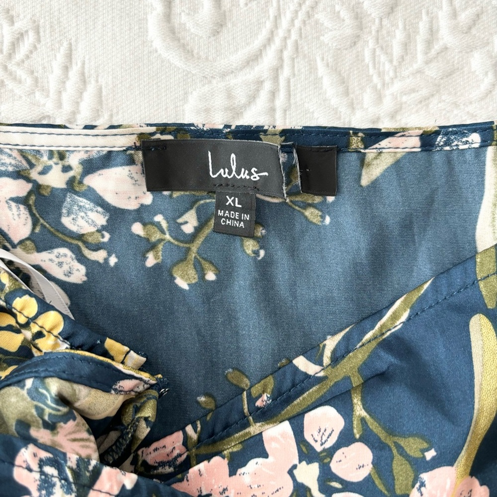 Lulu's Floral Navy Midi Dress - Picture 4 of 8